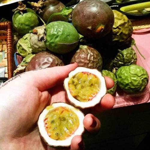 Nothing like fruits from your own backyard. #food #foodie #foodporn #foodieporn #foodofinstagram #instafood #instafoodie #passionfruit #weightloss #weightlossjourney #homegrown