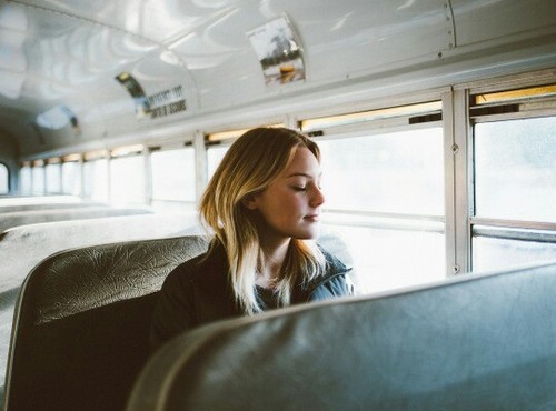 childgirl: Simple. - weheartit.com/entry/271295863 Bus stops, bus goes, she stays, love grows