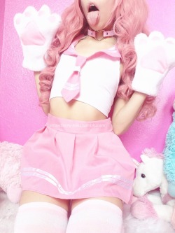 strawberry-kisu:  Cat girl at your service ~ !  ʚ♡ɞ come watch me on my private snapchat{{please do not remove caption}}