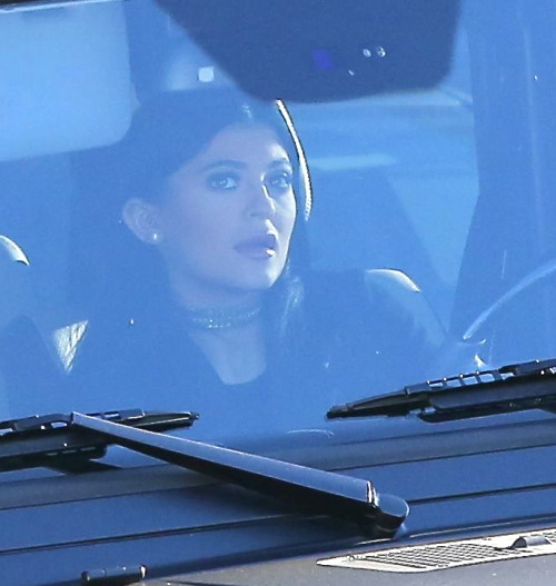  01.16.15: Kylie driving in Calabasas with Tyga 