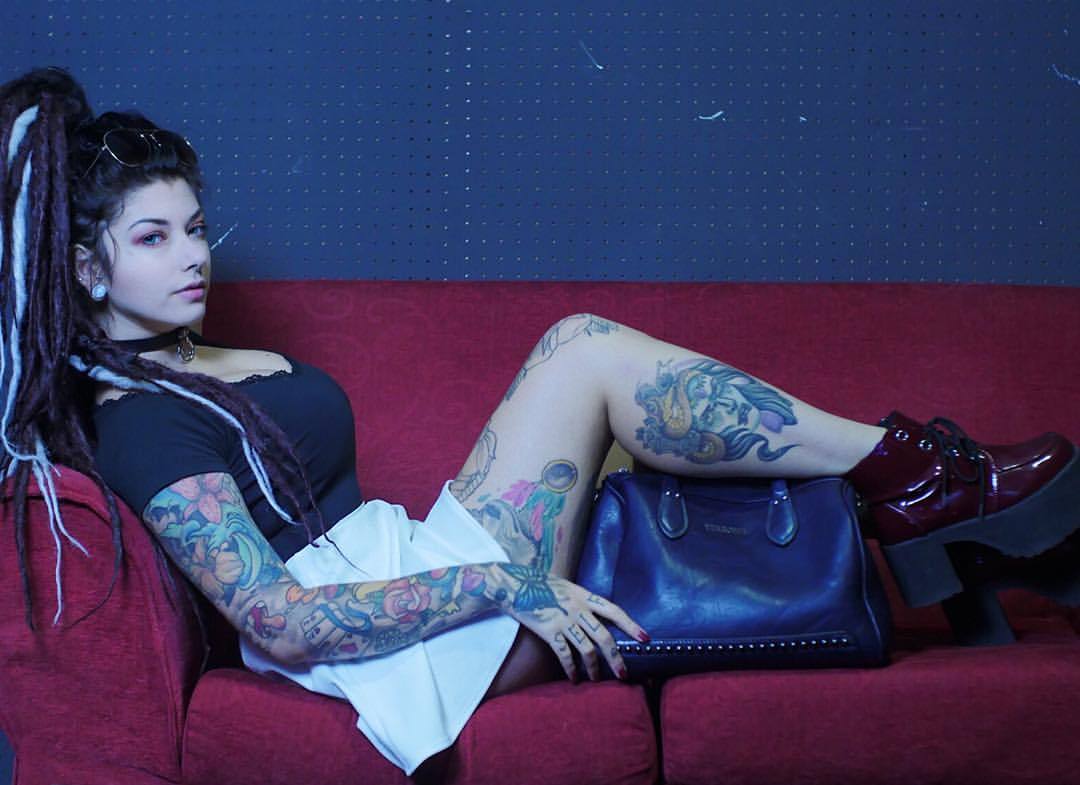 hellothierrybretonfan:  mr-peligro:Alerose bunny t b