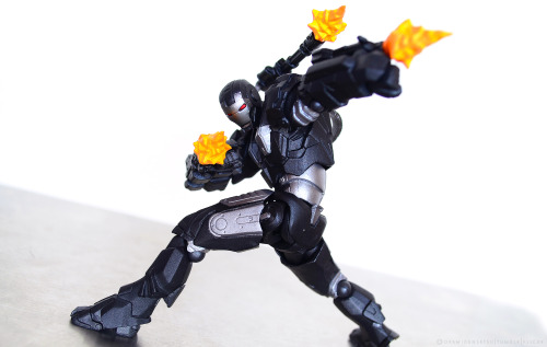 okamidensetsu:  -2nd Annual Best of List(s)-Top 7 Toys Of The Year (2014) - RM-005: War Machine - #2This one needs no introduction. I wrote a review of this one that I was very happy with in my original post. If you would like to read about how amazing