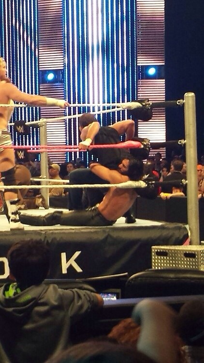 stinkfacemeraw:  Dean Ambrose stinkface 