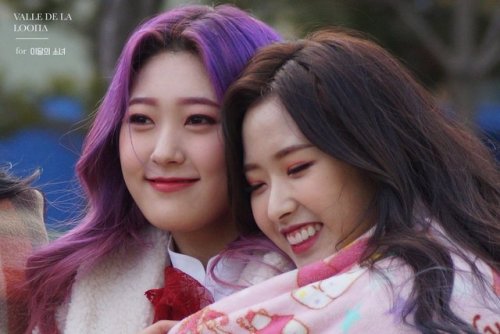 fy-loonatheworld: © VALLE DE LA LOONA | do not edit or crop logo. (1, 2)