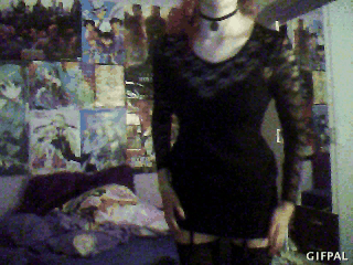 shatteredcastles:  wtf am i doing on a side note tho, this dress rocks  