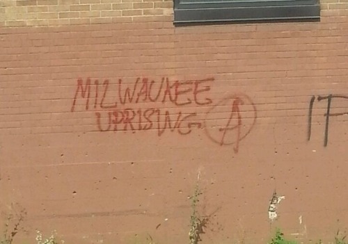 Minneapolis: Graffiti for Milwaukee 15 August 2016 - Full solidarity to the militants in Milwaukee f