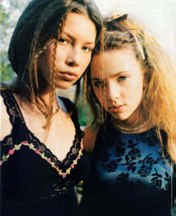90s90s90s:  Jessica Biel and Scarlett Johansson circa 1998