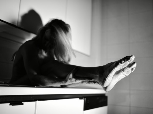Soles&hellip;.#feetfetishworld #soles #barelegs #barefoot #feetmodel #fitlegs #footfetishnation 