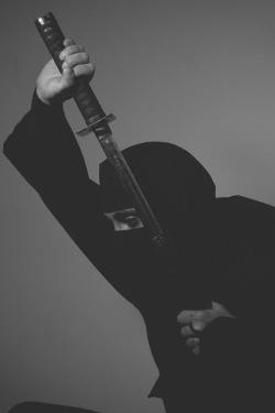 northkantomonkey:  pull out the hidden blade  