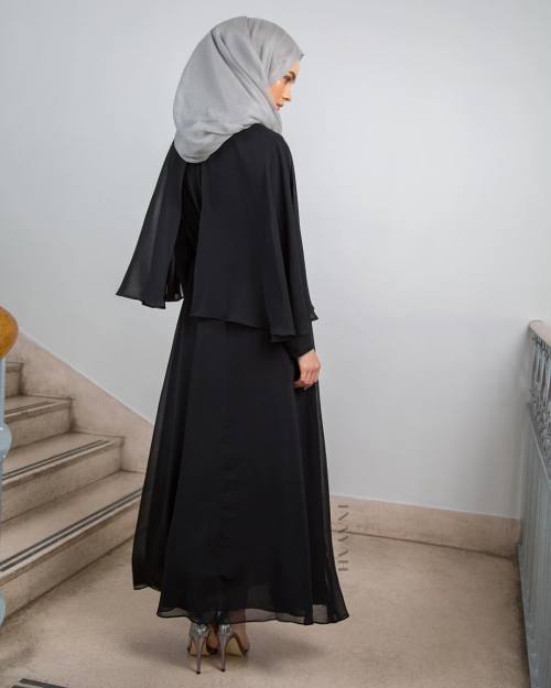 islamic-fashion-inayah: hannel elegance, style and sophistication with this classic maxi dress. Also