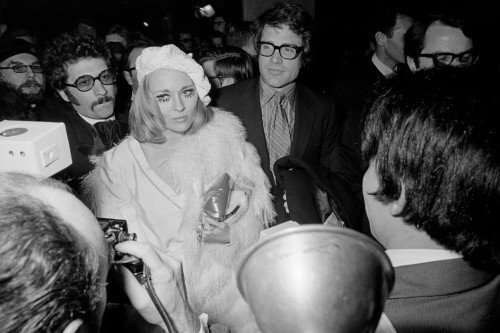 Faye DUNAWAY and Warren BEATTY.