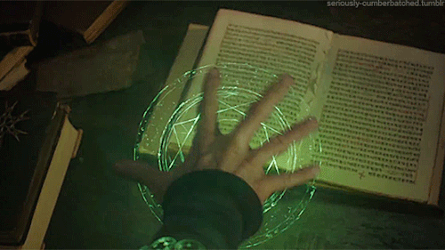 seriously-cumberbatched:Benedict Cumberbatch is hands on as Doctor Strange (2016) (x)