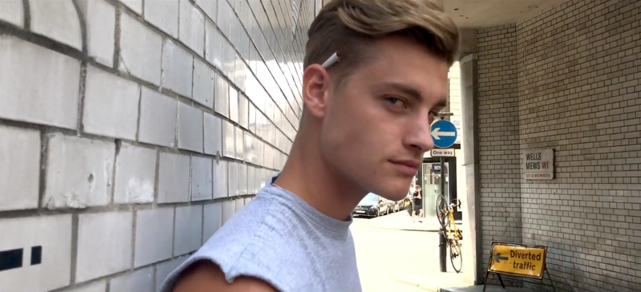 portaavions:  Rob Knighton for Select Men (Click here to watch the video)