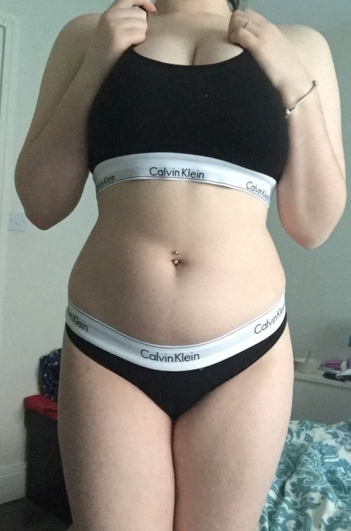 sofiaxxrose:  sofiaxbby:  Some photos from a new photoset I took  ✨Message me for details on my premium Snapchat✨  this is my photo and my old blog