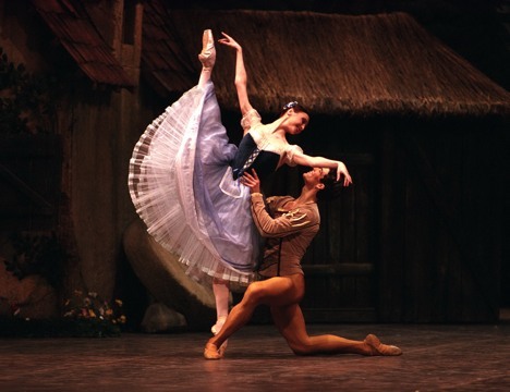 glamorouslu:  Roberto Bolle and Svetlana Zakharova in Giselle.Ph. 1, 2, 4, 5 &amp;