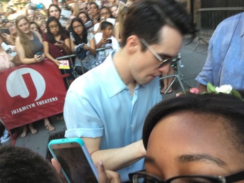 purplepuggy:This potato met some cuties and Beebo signed my shirt I’m not shaknfdjdkndbd
