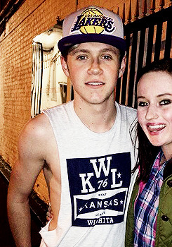 broders:  Niall with fans 15/14.03.2014  
