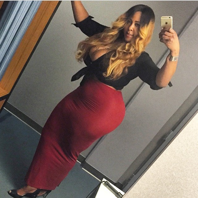worldstarhoney:@dopelikemspope by stupidthick Bitches Freaking Off On Cam Live! |