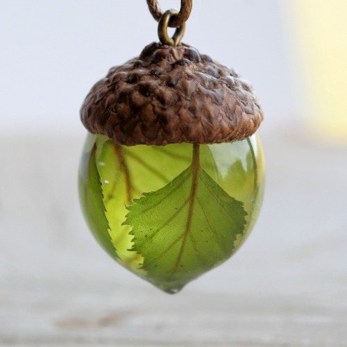 sosuperawesome: Acorn Pendants Dabas Rotas on Etsy See our #Etsy or #Jewelry tags  
