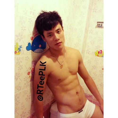 mantop1069:  戀襪癖的..四川小虎又回來了現在玩綑綁遊戲….