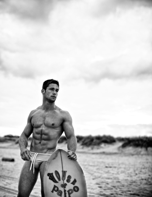 3leapfrogs:  hotgaynerd:  Nick Ayler   www.3leapfrogs.tumblr.com||||||{+}||||||~leap!