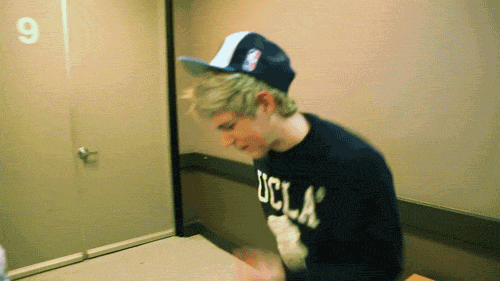 the-belgian-girl:  niall horan irish dancing http://whrt.it/XqZ87d