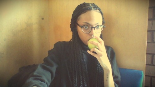 onthatspaceshit:Black Girl Shitinstagram: y.ab1040