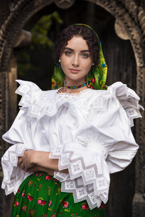 theatlasofbeauty:Gabriela is from Maramures, a region in Northern Romania famous for its traditions.