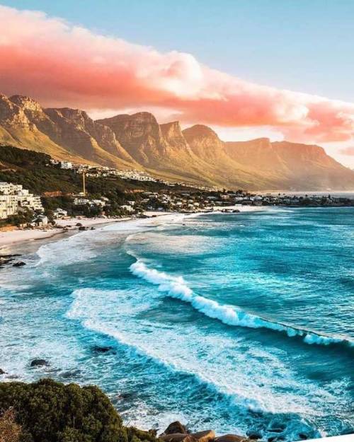 wanderlog: Cape Town, Western Cape. Photo: @erubes1 #capetown #nature #landscape #scenery #explore #