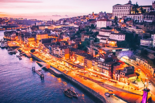 Ribeira, Clerigos, the best sunsets from Dom Luis bridge - those are just some of the reasons to vis