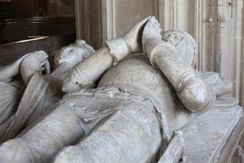 Effigies of Sir William Wilcote (died 1410) and his wife Elizabeth (died 1445) in Wilcote chantry ch