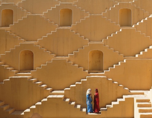 loverofbeauty: Amy Vitale:  Step Well,  Rajastan,  India