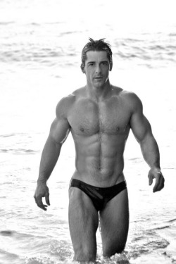 WET DADDY&hellip; chelseabanker:  HANDSOME SPEEDO HUNK 