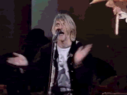  inlove-dying:  ray-dee-oh-head:  Kurt teaching audience how to clap   this is my favorite gif ever omg  