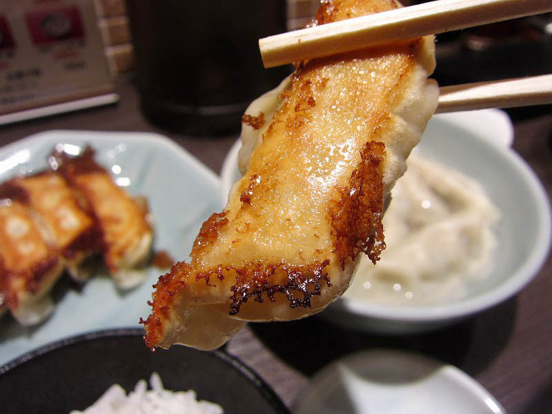 omame:  JR宇都宮駅ビルパセオ3F「宇都宮みんみん ホテル アール・メッツ店」の焼餃子と水餃子と揚餃子と白飯