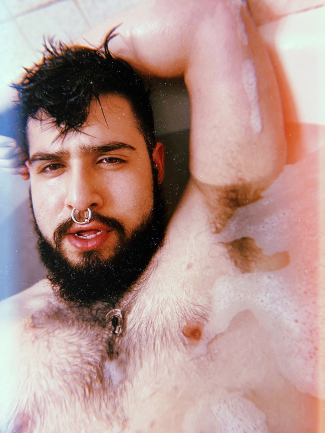 sailorhomoputo:hope you don’t mind hairy 