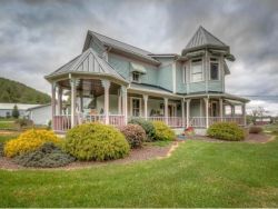 secret–gardens:  🗝Fall Branch, Tennessee, 1910跥,000  This is my dream home ❤️