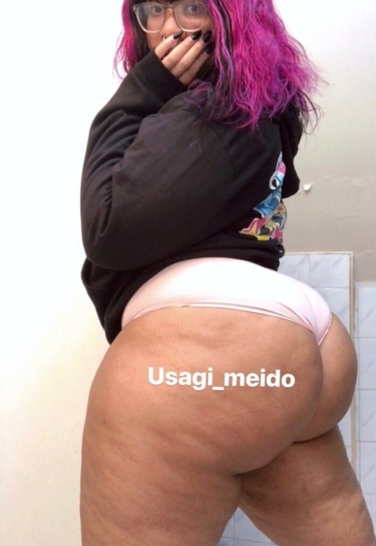 addicted2curvez:  #lovethemcurvez #cake_Nation #usagi