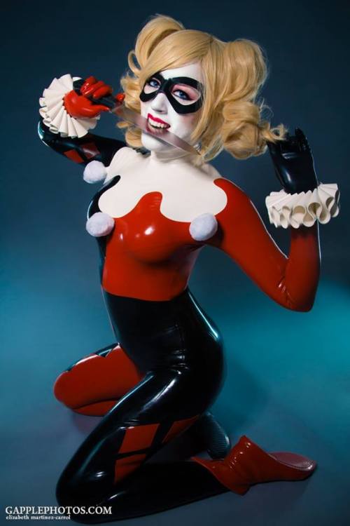 cosplay-galaxy: Nerd Bunny as Harley Quinn (x-post /r/latexcosplay)