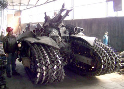 netolaneta:  goddessoftheblackcoast:Chinese man makes homeade tank  That’s some metal slug shit!