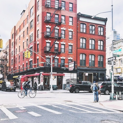 Weekend #nyc #street #latergram (à SoHo, Manhattan) https://www.instagram.com/p/BvEhuA7l9r2/?utm_sou