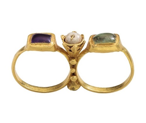 Byzantine 2-finger ring, early 6th century