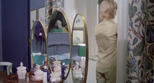 memoriastoica - Il profumo della signora in nero (1974)