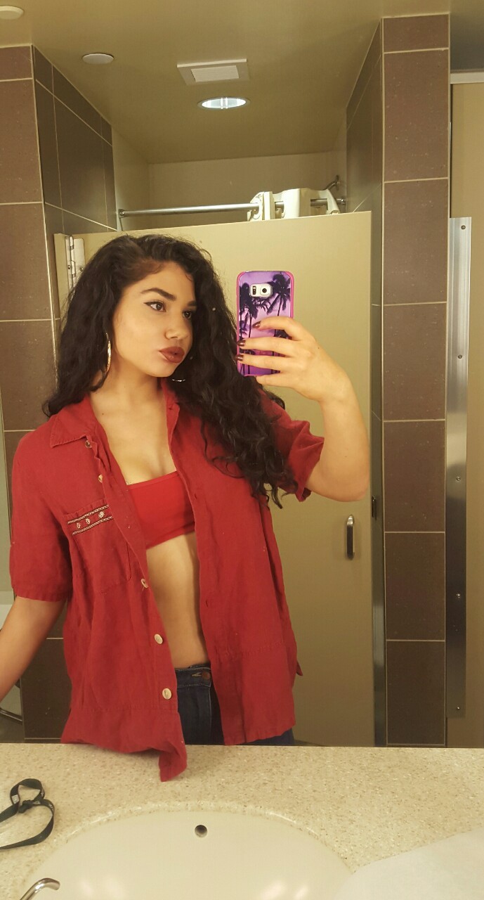 brujitawithatiara:  *saying hi to people by singing bidi bidi bom bom*
