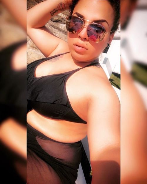 ✨‍♀️‍♂️✨#pooltime #tan #sun #girlslikeus #transisbeautiful #girlslikeus #transisbeautiful #m