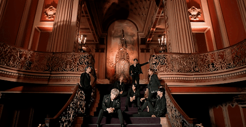 Black Swan MV 