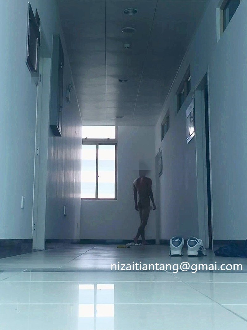 hushpissflasher:    Only some pics. if u wanna watch the video ，send Gmail with