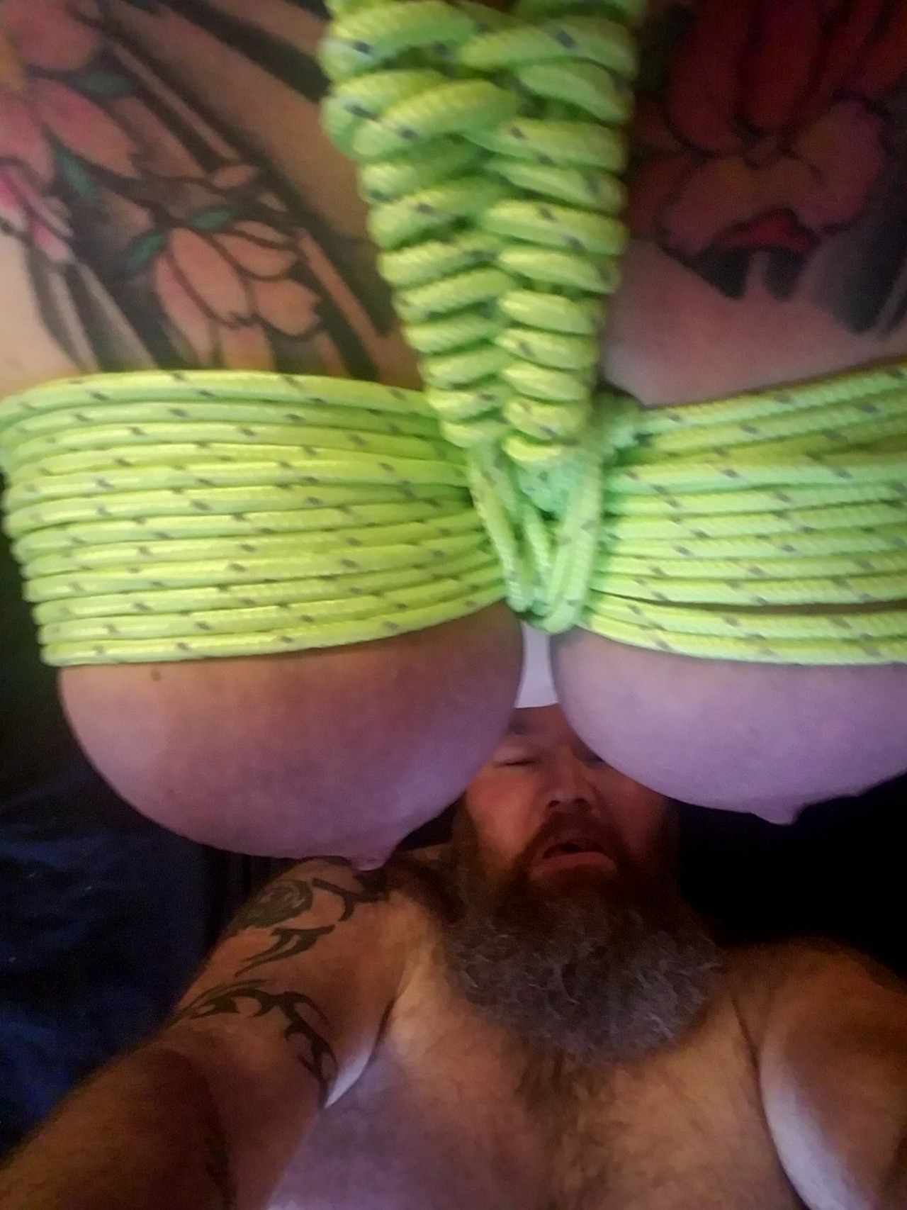 glitterdustedbitch:  can you guess my favorite color?