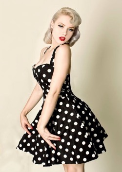 alternative-pinup:  Alternative Pinup girl http://tinyurl.com/py4h3lj