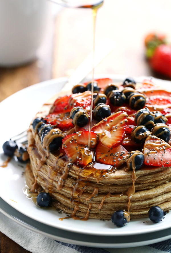 foodffs:  CINNAMON WHOLE GRAIN POWER PANCAKES Really nice recipes. Every hour.  